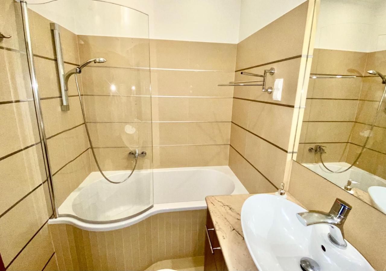 Project Comfort Apartament Gieldowa 4C/95 Wola-Srodmiescie Warschau Buitenkant foto